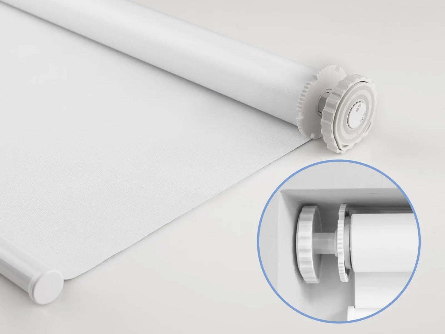 通常のロールスクリーン vs ボックス型ロールスクリーン：商品名で分かる核心違いと選び方 - Grandekor