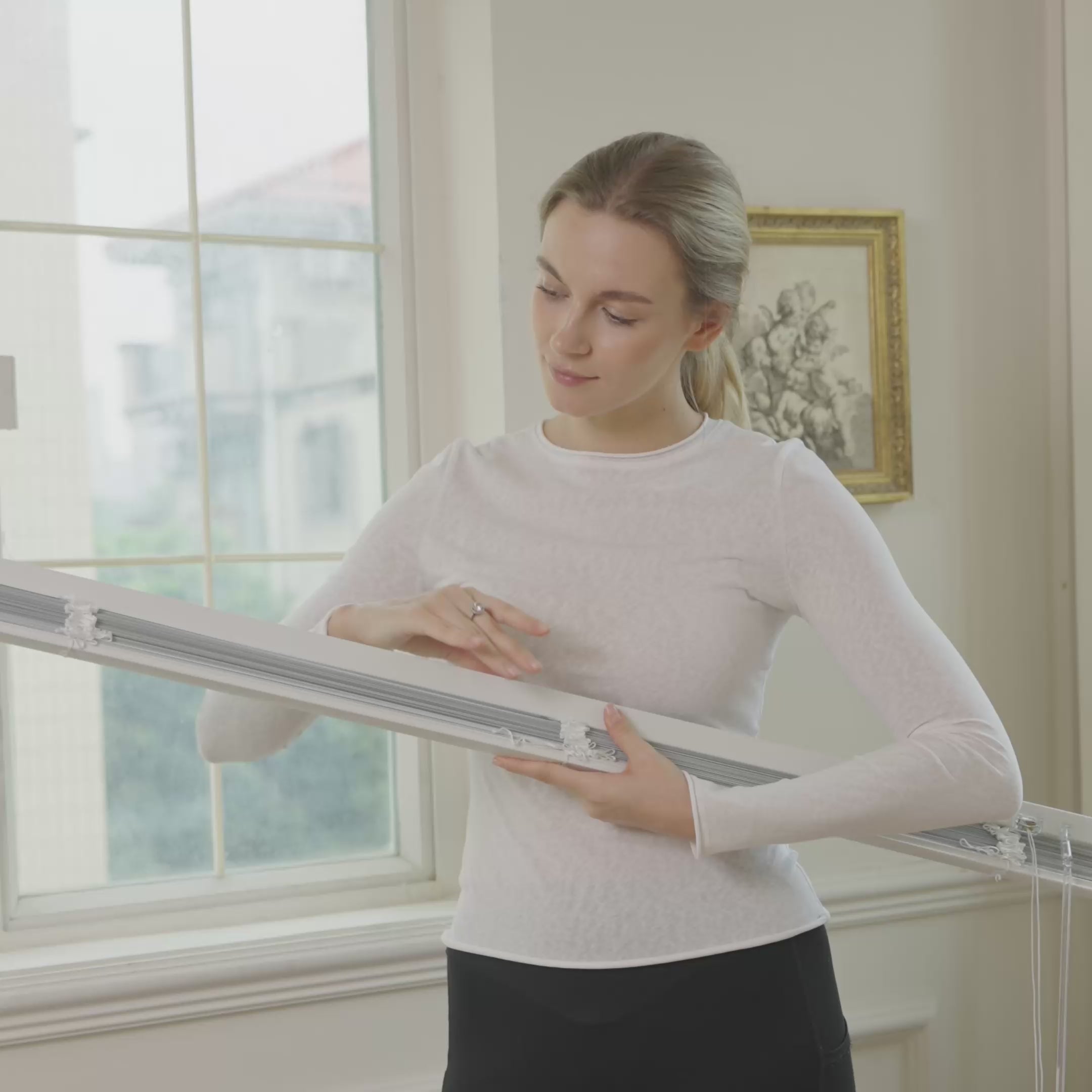 Load video: アルミブラインド チェーン式 ネジ止め つっぱり式 調光目隠し